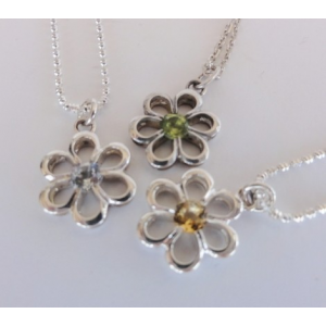 Wisiorek "kwiatek" z oliwinem na łańcuszku Srebrny naszyjnik z oliwinem "kwiatek"