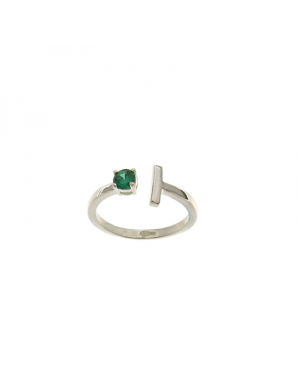  Srebrny pierścionek z zielonym oczkiem